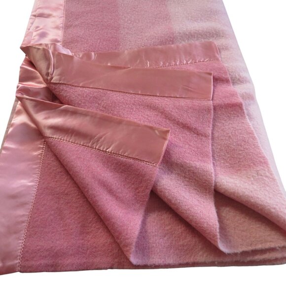 Vintage St. Marys Twin Wool Blanket Pink Hombre with Satin Trim 68" X 91" - Picture 1 of 11